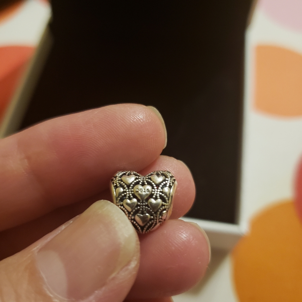 Pandora - Picture 7 of 8